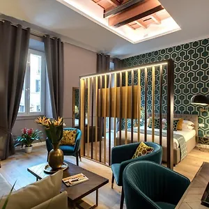 Tree Charme Parliament Boutique Roma
